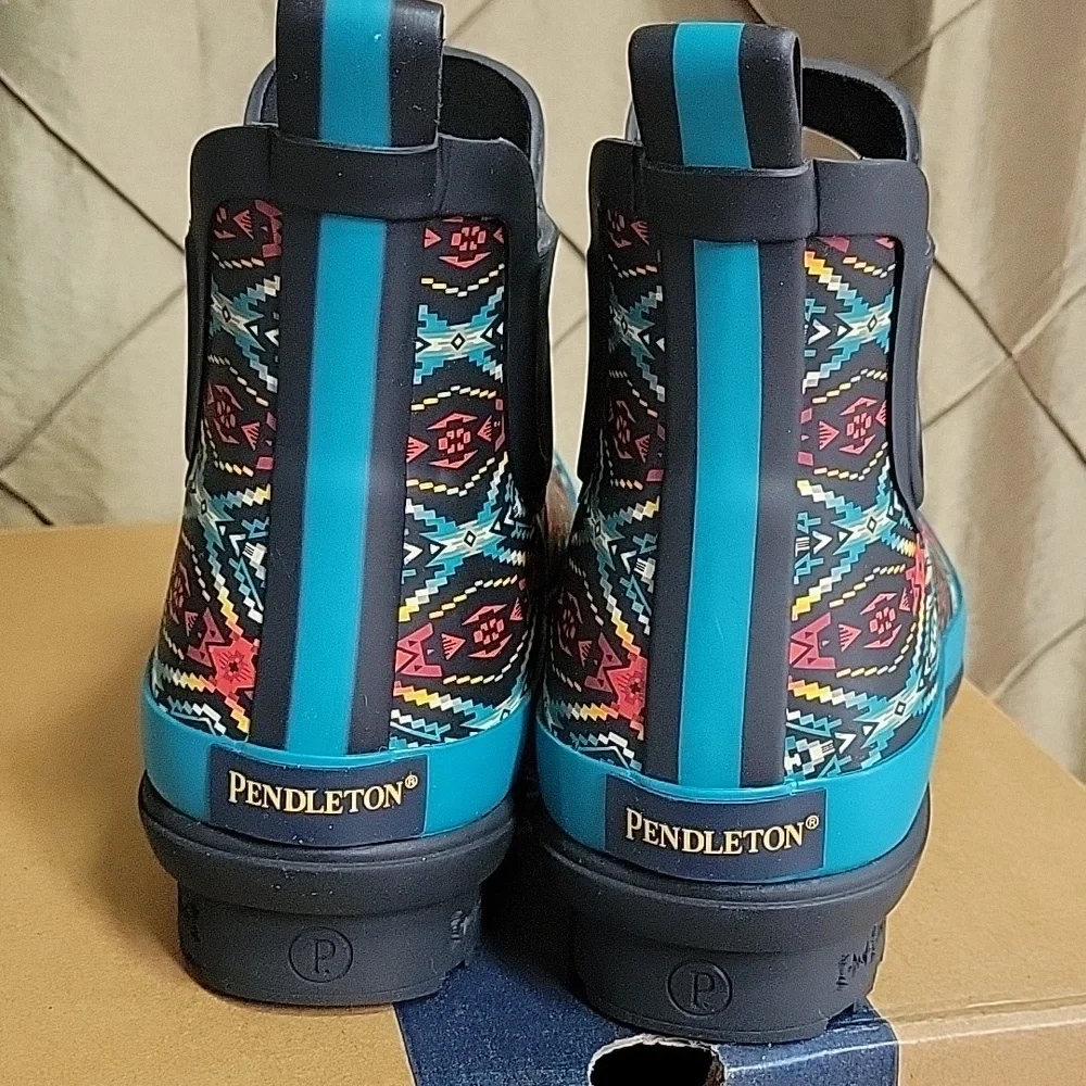NWT- Pendleton ‘Carico Lake’ Waterproof Chelsea Rain Boot